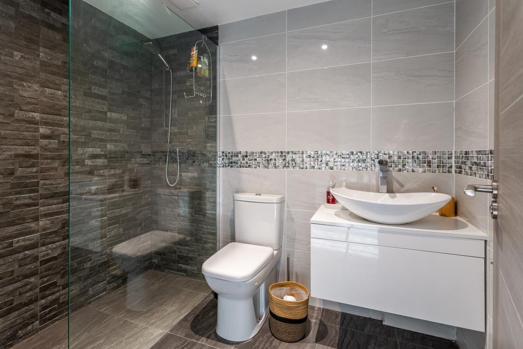 Guest ensuite