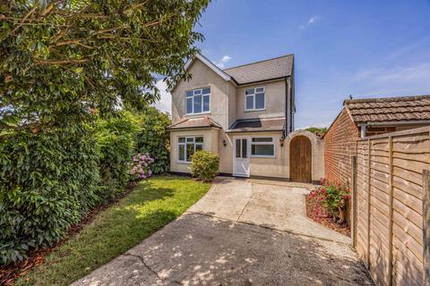 3 bedroom detached house to rent, Hayling Island, PO11