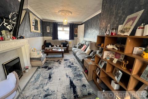 4 bedroom semi-detached house for sale, Heol Y Mynydd Ystrad - Ystrad