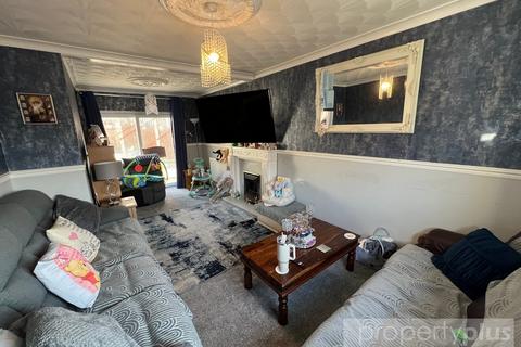 4 bedroom semi-detached house for sale, Heol Y Mynydd Ystrad - Ystrad