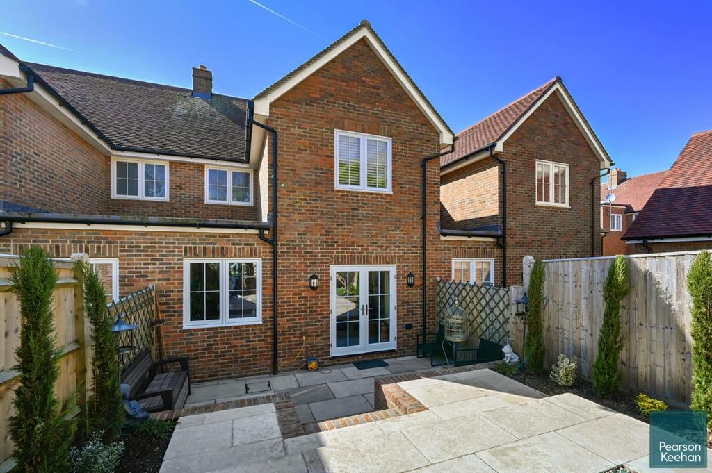5 NICHOLSON PLACE - BN27 FZ (8).jpg