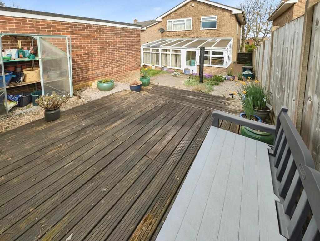 Bc7cf951-decking 20rear.jpg