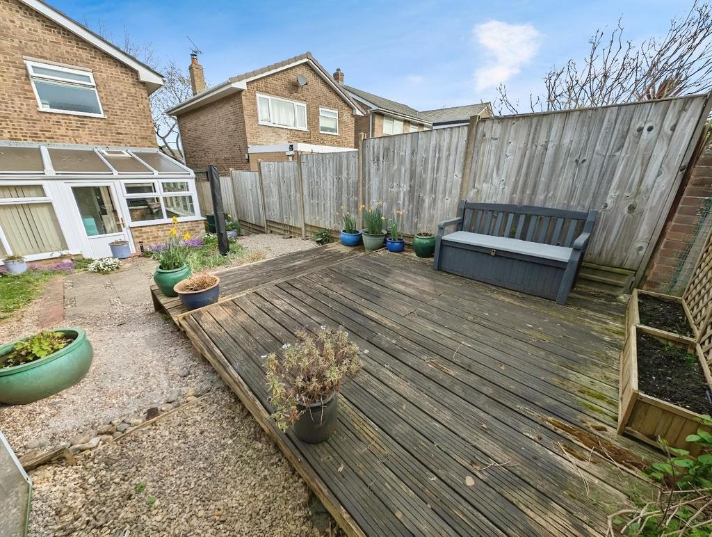 C3cdf3f5-decking.jpg