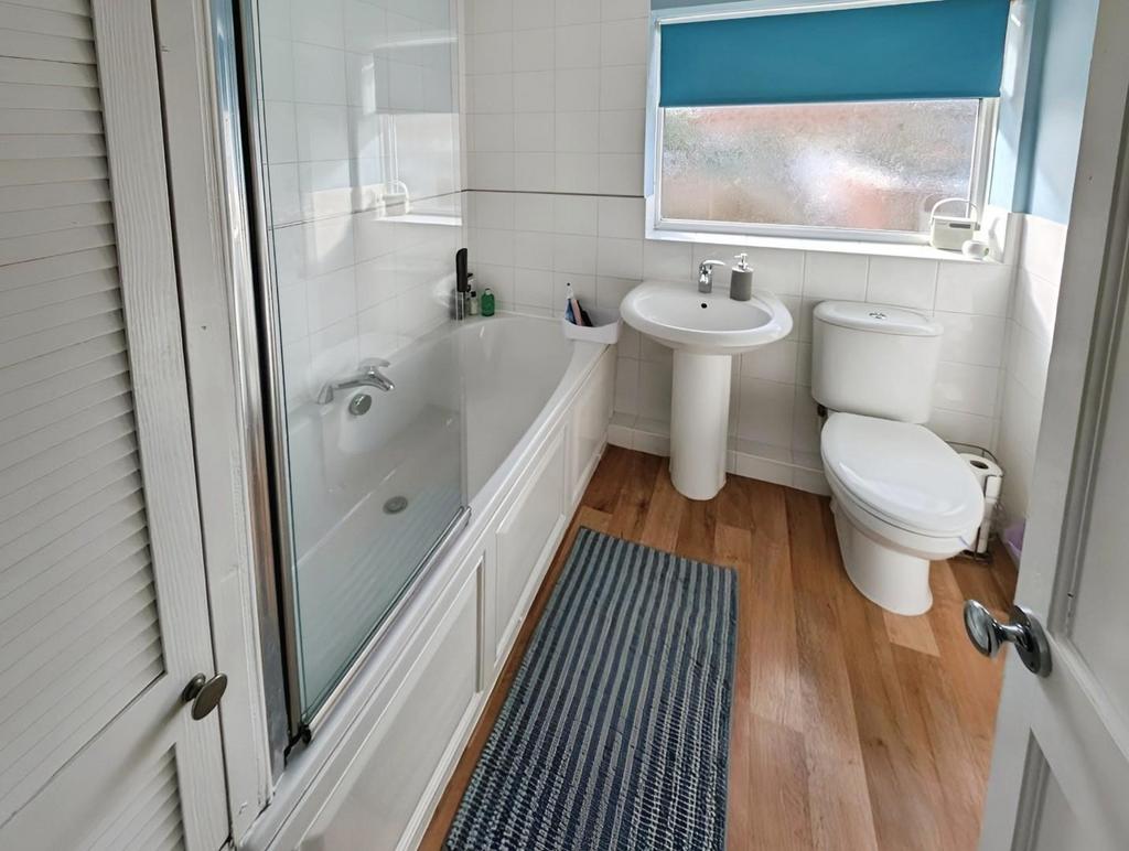 65a18527-bathroom.jpg