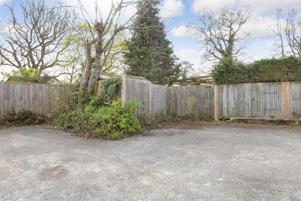 Driveway/Parking