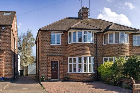39 Linkside, London, N12 7LE
