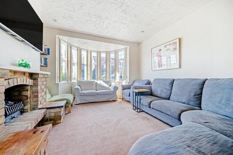 39 Linkside, London, N12 7LE