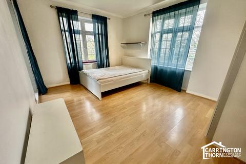 3 bedroom flat for sale, Brook Lodge, North Circular Road, London