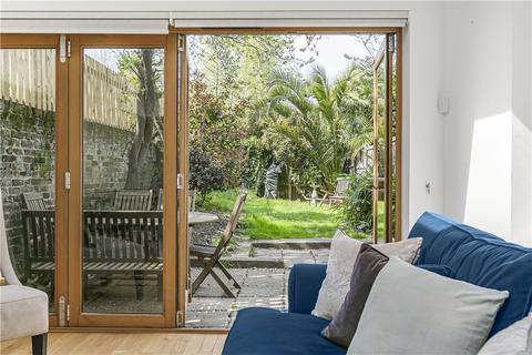 undefined, Kings Avenue, London, SW4