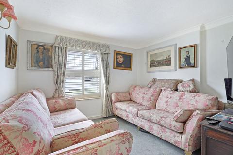 2 bedroom apartment for sale, Palmerston Road, Buckhurst Hill, IG9