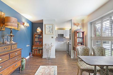2 bedroom apartment for sale, Palmerston Road, Buckhurst Hill, IG9