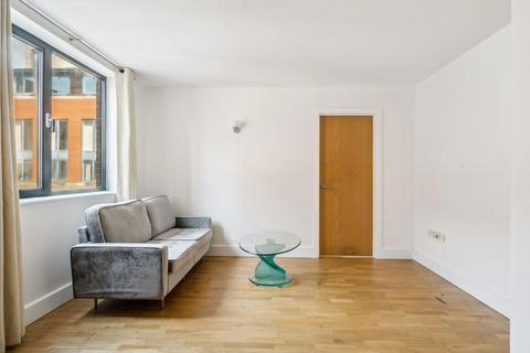 2 bedroom flat to rent, Cable Street, London, E1W