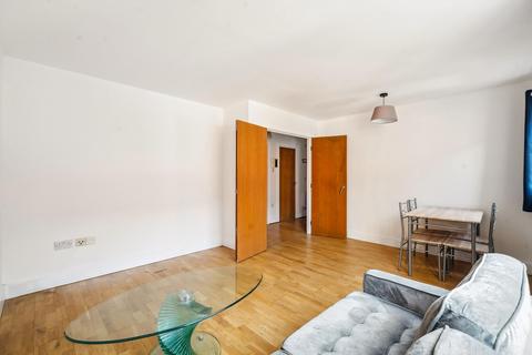 2 bedroom flat to rent, Cable Street, London, E1W