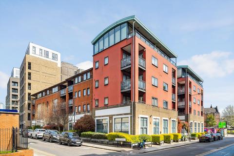2 bedroom flat to rent, Cable Street, London, E1W