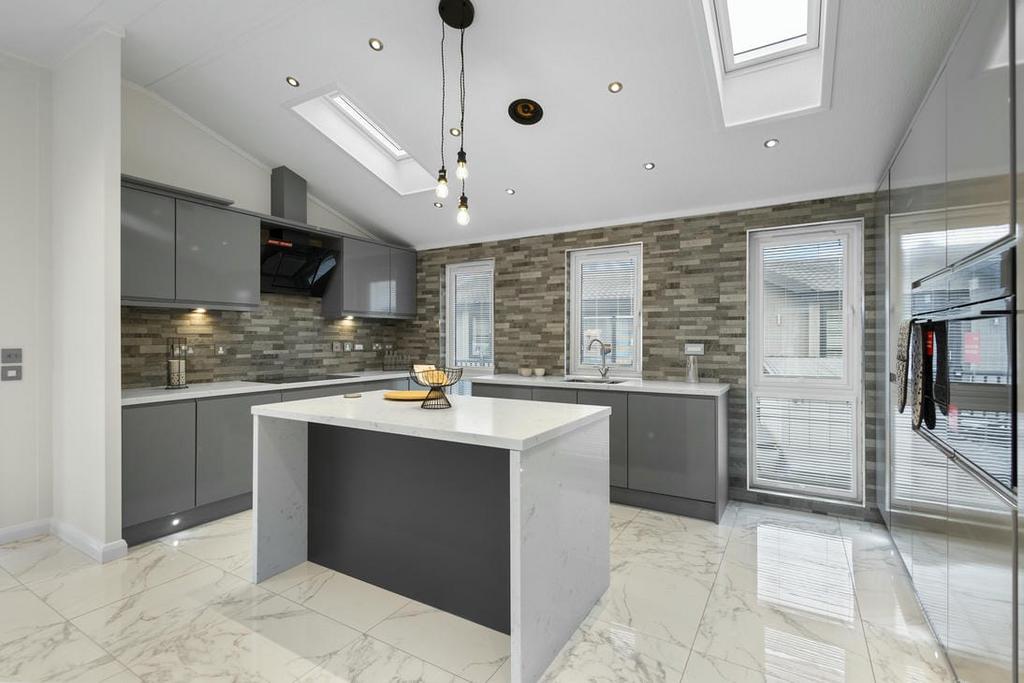 6 Lakeside Walk   Kitchen