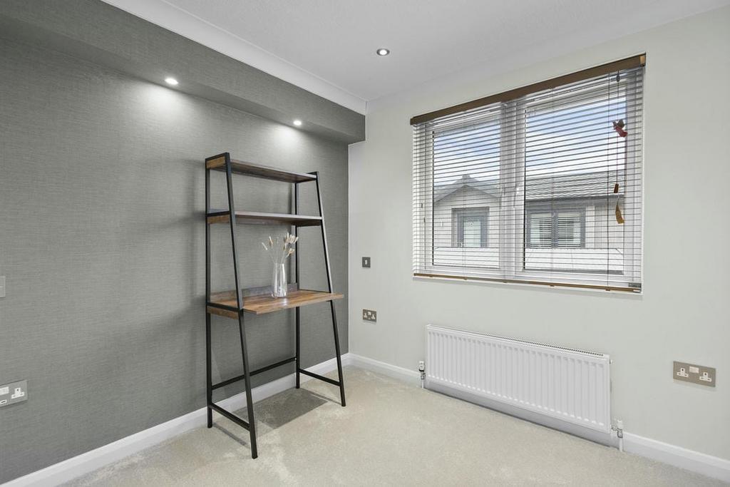 6 Lakeside Walk   Bedroom 2
