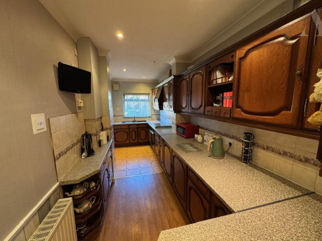 47 Foley Road Kitchen 3