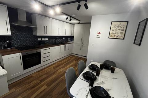 1 bedroom house to rent, Chorley Road, Manchester M27