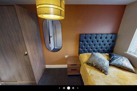 1 bedroom house to rent, Chorley Road, Manchester M27