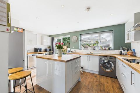 77 Finlay Road, Gloucester, GL4 6TW
