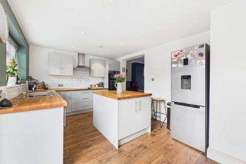 77 Finlay Road, Gloucester, GL4 6TW
