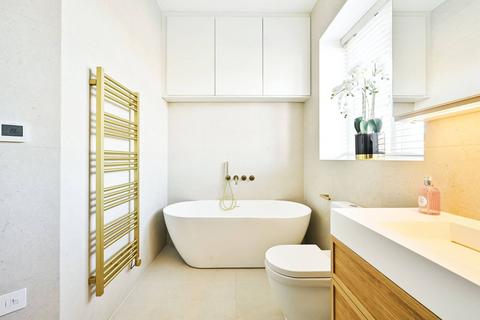 2 bedroom flat for sale, Redcliffe Square, Chelsea, London, SW10