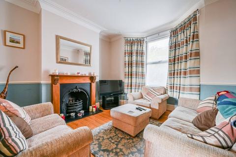 58 Swallowfield Road, London, SE7 7NR