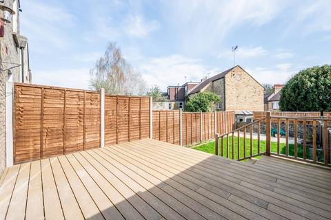 58 Swallowfield Road, London, SE7 7NR