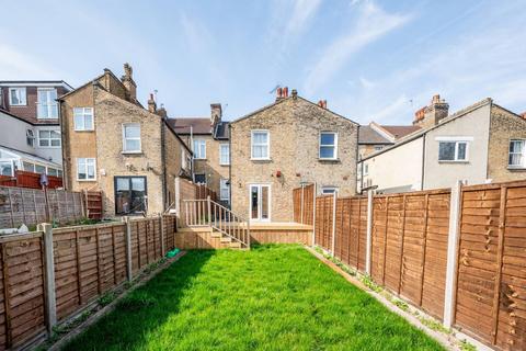 58 Swallowfield Road, London, SE7 7NR