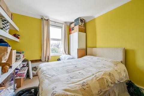 58 Swallowfield Road, London, SE7 7NR