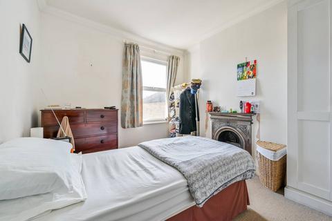 58 Swallowfield Road, London, SE7 7NR