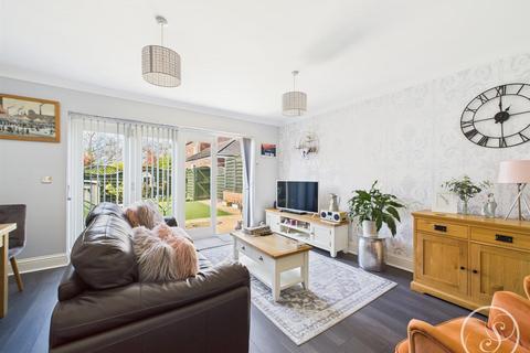 3 bedroom townhouse for sale, Chestnut Lane, Leeds