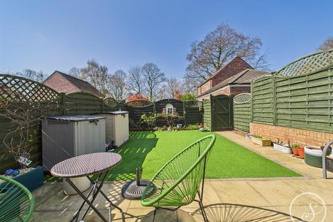 3 bedroom townhouse for sale, Chestnut Lane, Leeds