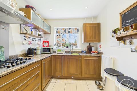 3 bedroom townhouse for sale, Chestnut Lane, Leeds