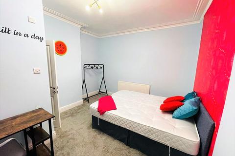 6 bedroom property to rent, Brunswick Street, Sheffield S10