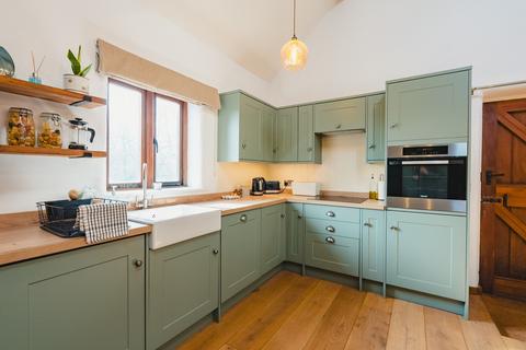 1 bedroom barn conversion to rent, Cidercourt, Venny Tedburn, EX17