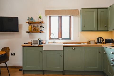 1 bedroom barn conversion to rent, Cidercourt, Venny Tedburn, EX17