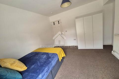 undefined, *AVAILABLE NOW* Carlton Road, Worksop