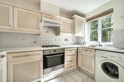4 Whitlet Close, Farnham, GU9 7XR