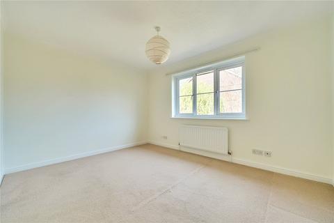 4 Whitlet Close, Farnham, GU9 7XR