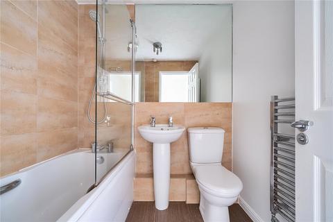 4 Whitlet Close, Farnham, GU9 7XR