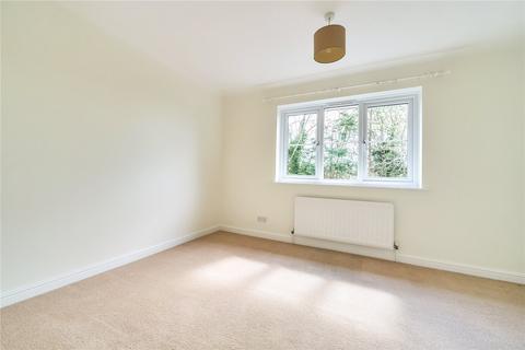 4 Whitlet Close, Farnham, GU9 7XR