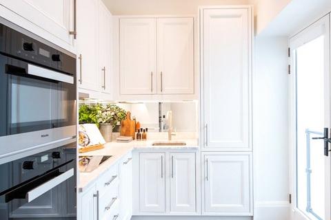 2 bedroom flat to rent, Prince Of Wales Terrace, Kensington, London, W8