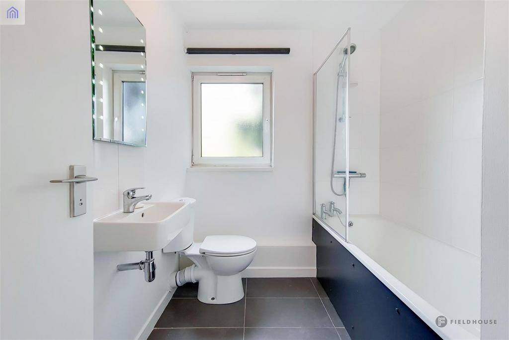 6 Bathroom-0.jpg