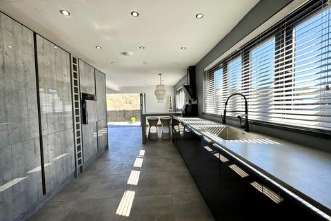 undefined, Rock Terrace, Pontypridd CF37