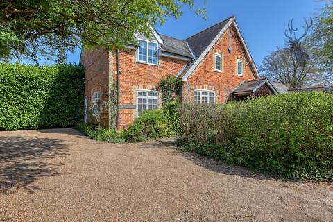4 bedroom detached house for sale, School Lane, High Laver