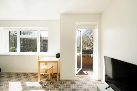 1 bedroom flat for sale, Clifton Vale Close, Cliftonwood
