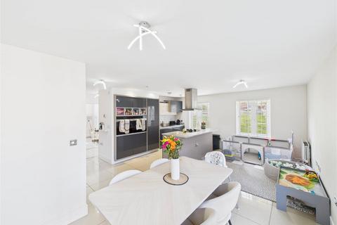 26 Canyon Meadow, Creswell, Worksop, S80 4UQ