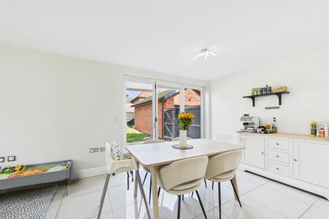 26 Canyon Meadow, Creswell, Worksop, S80 4UQ