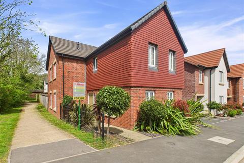 26 Canyon Meadow, Creswell, Worksop, S80 4UQ